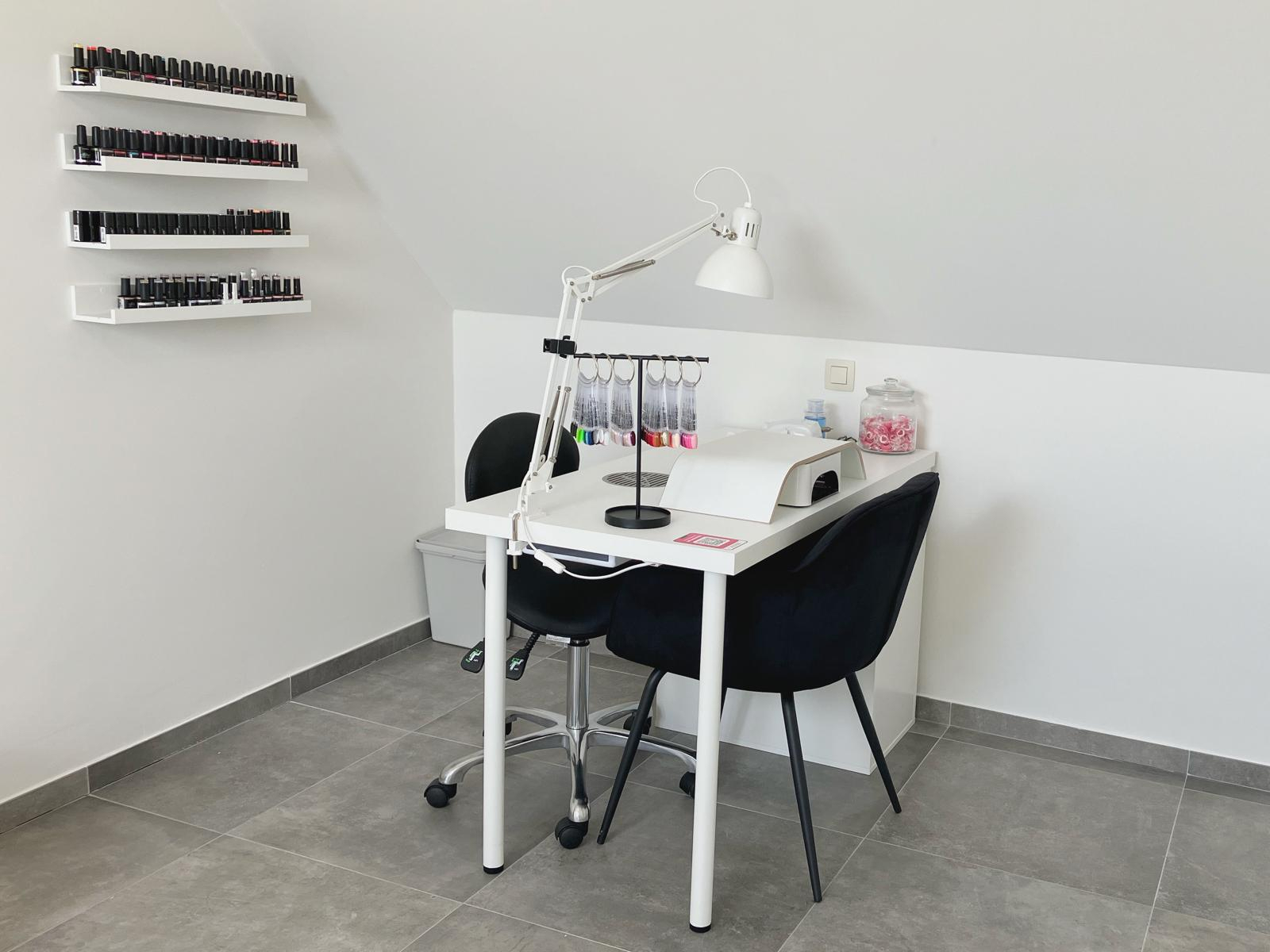 beautysalon table with nail accessories